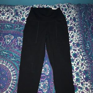 Small aerie hi rise black leggings with pockets.